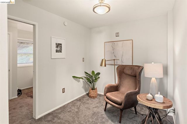 6741 Snake Rd, Oakland, CA 94611