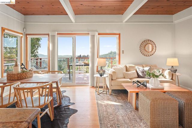 6741 Snake Rd, Oakland, CA 94611