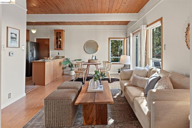 6741 Snake Rd, Oakland, CA 94611