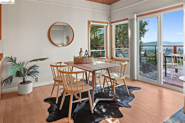 6741 Snake Rd, Oakland, CA 94611