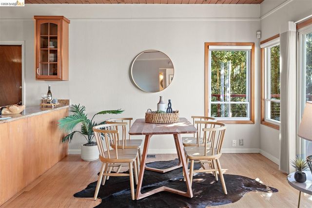 6741 Snake Rd, Oakland, CA 94611