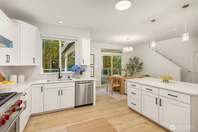 16761 NE Sanwick Place, Bainbridge Island, WA 98110