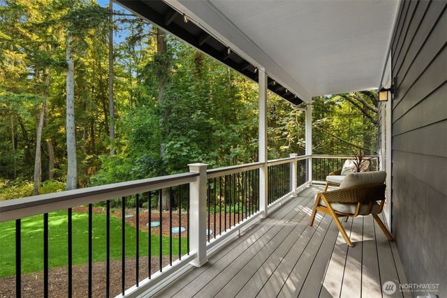 16761 NE Sanwick Place, Bainbridge Island, WA 98110