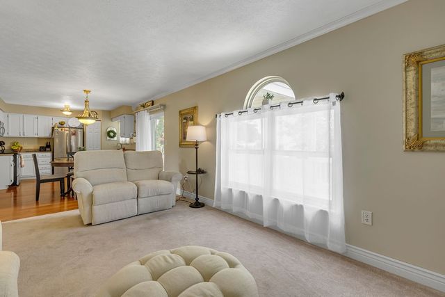 2017 S Trillium Dr, Hopewell Twp, PA 15001