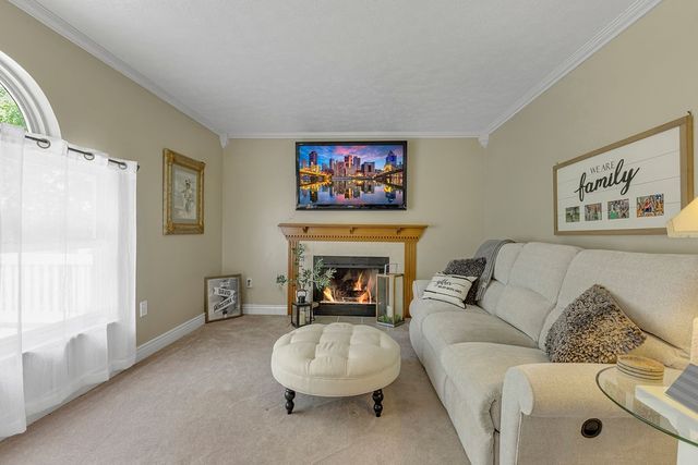 2017 S Trillium Dr, Hopewell Twp, PA 15001