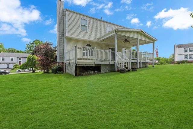 2017 S Trillium Dr, Hopewell Twp, PA 15001