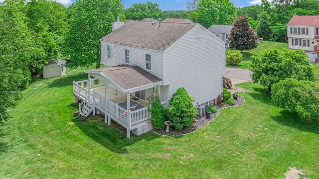 2017 S Trillium Dr, Hopewell Twp, PA 15001