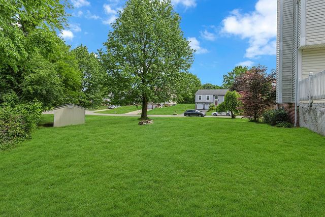 2017 S Trillium Dr, Hopewell Twp, PA 15001