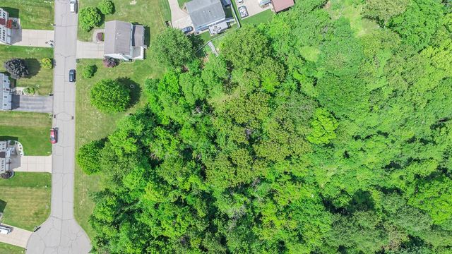 2017 S Trillium Dr, Hopewell Twp, PA 15001