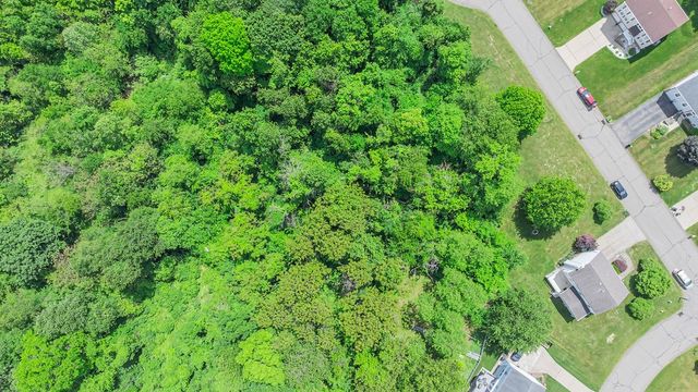 2017 S Trillium Dr, Hopewell Twp, PA 15001