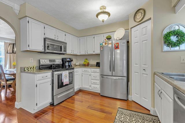 2017 S Trillium Dr, Hopewell Twp, PA 15001