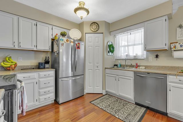 2017 S Trillium Dr, Hopewell Twp, PA 15001
