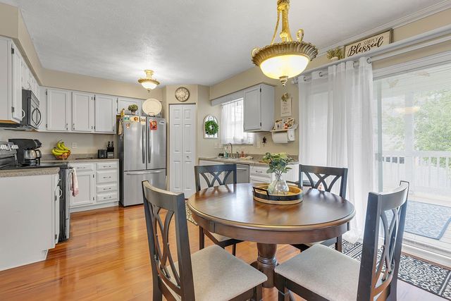 2017 S Trillium Dr, Hopewell Twp, PA 15001