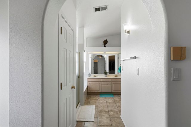 1131 Tony Sanchez Drive SE, Albuquerque, NM 87123