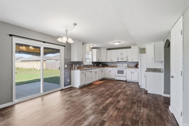 13079 Starling Cove, Fort Wayne, IN 46845
