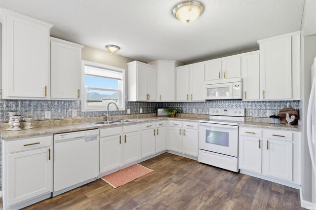 13079 Starling Cove, Fort Wayne, IN 46845