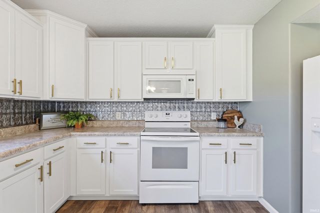 13079 Starling Cove, Fort Wayne, IN 46845