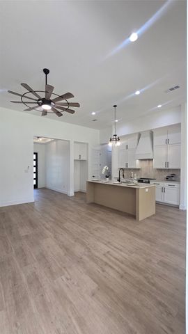 1106 East Sixth Street, Springtown, TX 76082