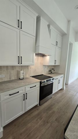 1106 East Sixth Street, Springtown, TX 76082