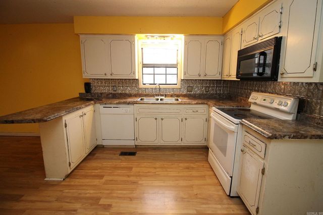 3913 Linwood Dr., Paragould, AR 72450