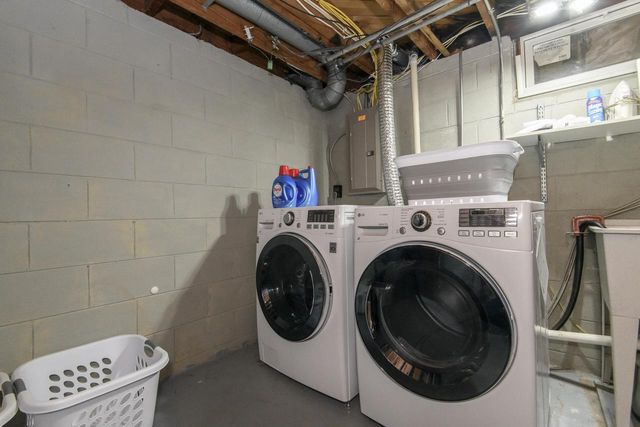 N87W15675 Belleview BOULEVARD, Menomonee Falls, WI 53051