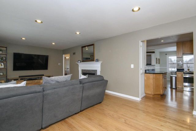 N87W15675 Belleview BOULEVARD, Menomonee Falls, WI 53051