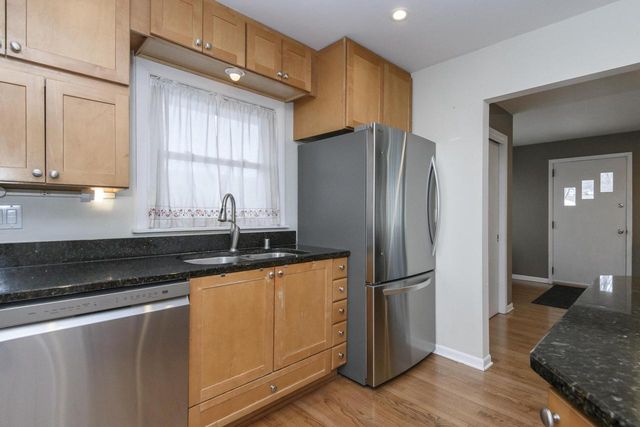 N87W15675 Belleview BOULEVARD, Menomonee Falls, WI 53051