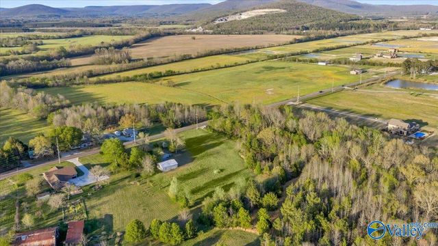 780 Little Cove Road, Gurley, AL 35748