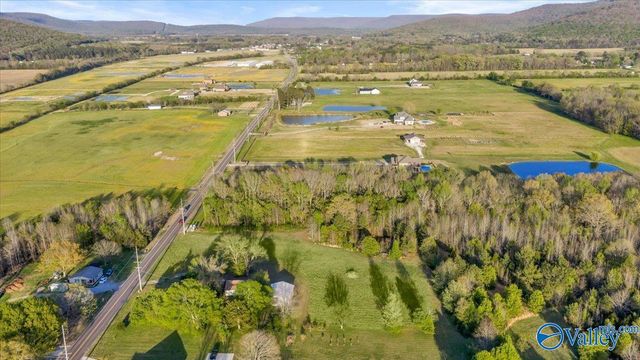 780 Little Cove Road, Gurley, AL 35748