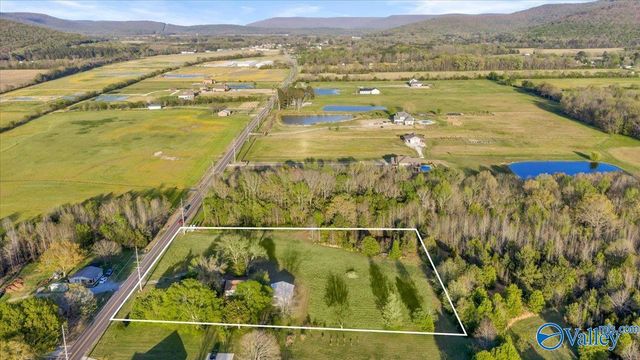 780 Little Cove Road, Gurley, AL 35748