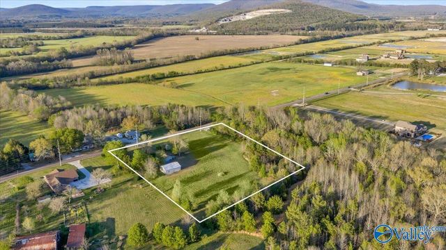 780 Little Cove Road, Gurley, AL 35748