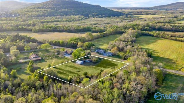 780 Little Cove Road, Gurley, AL 35748