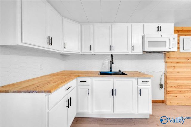 780 Little Cove Road, Gurley, AL 35748