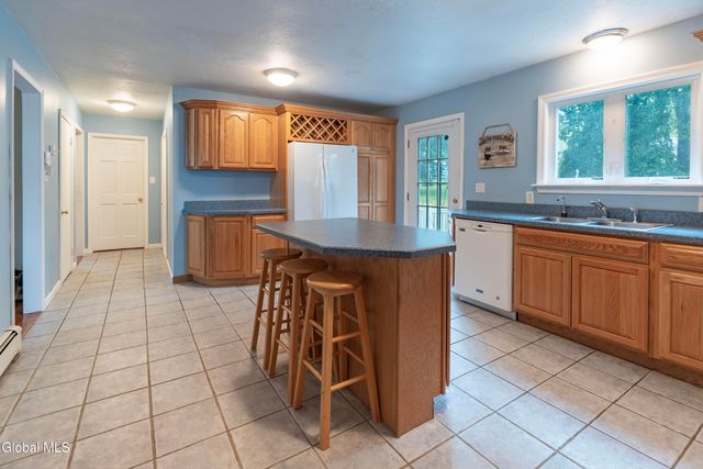 1443 Crescent Vischer Ferry Road, Halfmoon, NY 12065