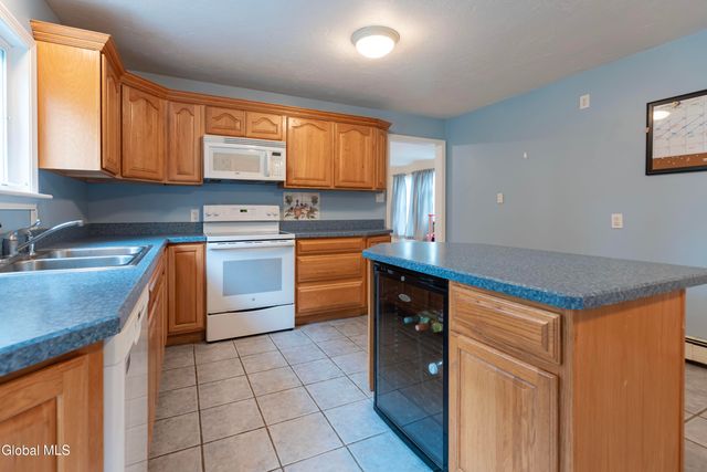 1443 Crescent Vischer Ferry Road, Halfmoon, NY 12065