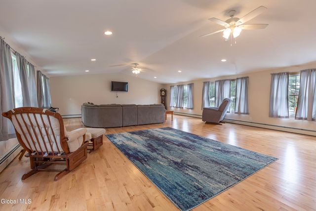 1443 Crescent Vischer Ferry Road, Halfmoon, NY 12065