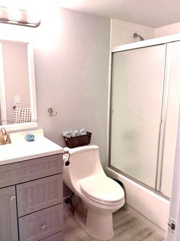 10405 Sunrise Lakes Blvd 202, Sunrise, FL 33322