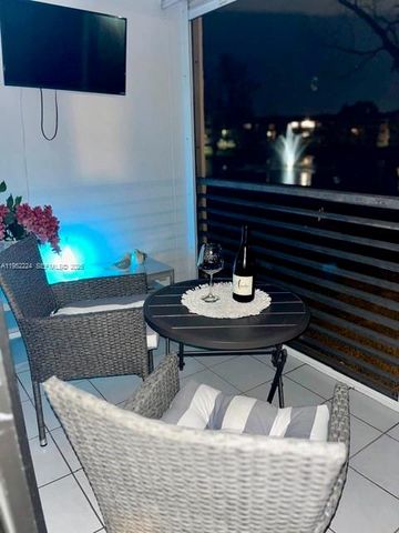 10405 Sunrise Lakes Blvd 202, Sunrise, FL 33322