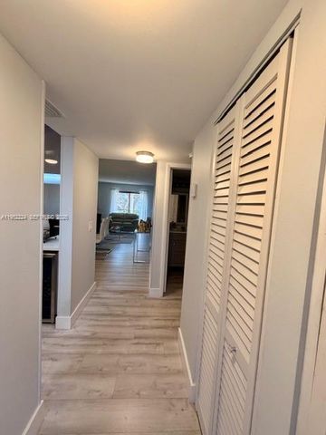 10405 Sunrise Lakes Blvd 202, Sunrise, FL 33322