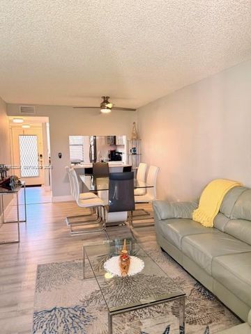 10405 Sunrise Lakes Blvd 202, Sunrise, FL 33322