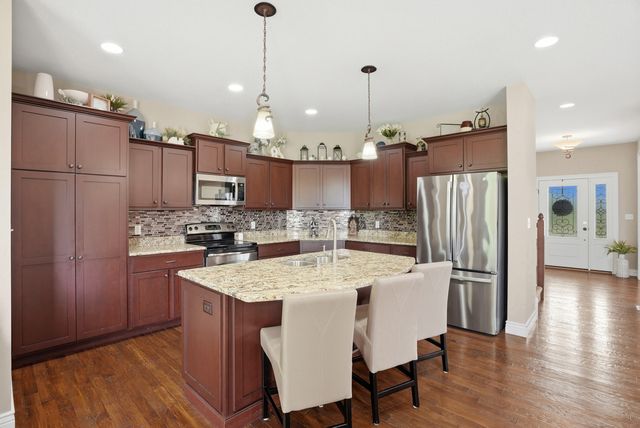 4110 FRONTGATE DR, Columbia, MO 65203