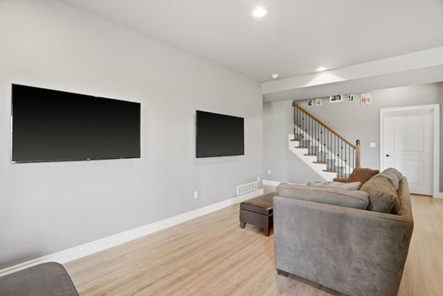 4110 FRONTGATE DR, Columbia, MO 65203