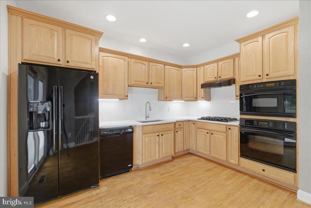 8928 BREWER CREEK PL, Manassas, VA 20109
