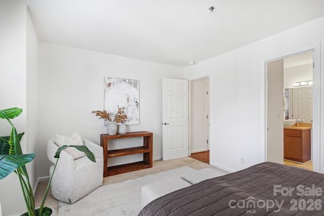 525 N Graham Street, Charlotte, NC 28202