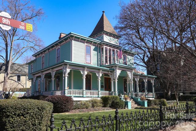 525 N Graham Street, Charlotte, NC 28202