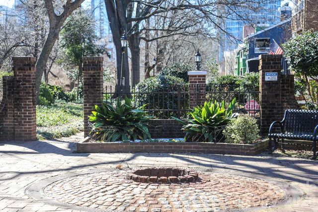 525 N Graham Street, Charlotte, NC 28202