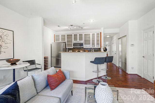 525 N Graham Street, Charlotte, NC 28202