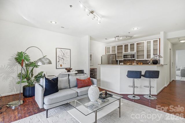 525 N Graham Street, Charlotte, NC 28202