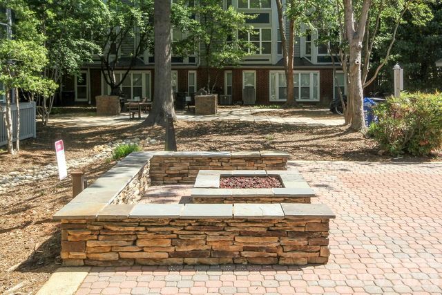 525 N Graham Street, Charlotte, NC 28202