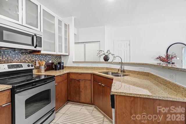 525 N Graham Street, Charlotte, NC 28202